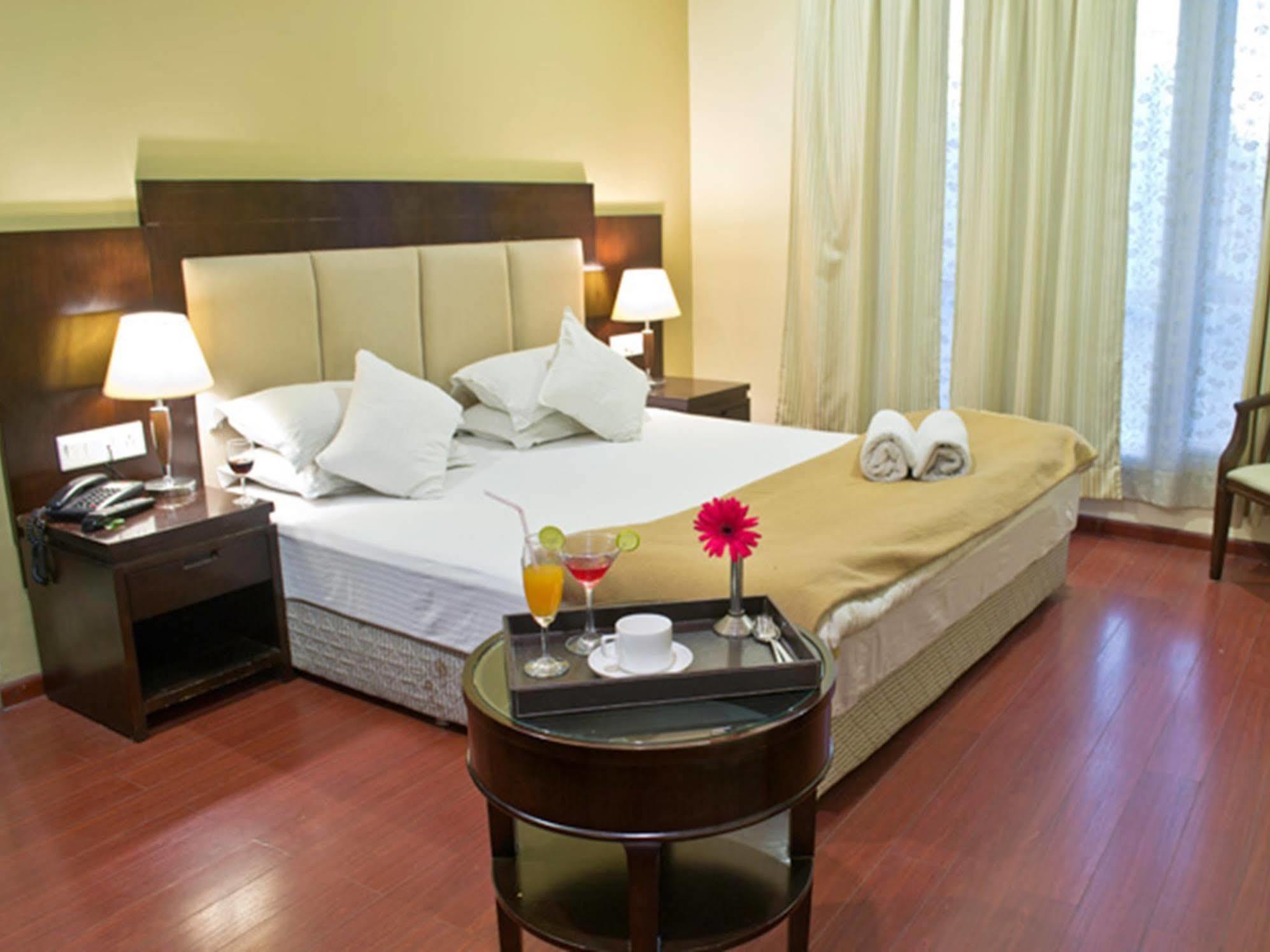 Gold Leaf Hotel Udaipur Luaran gambar